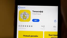 Как перевести деньги с Тинькофф на Сбербанк в Подруга