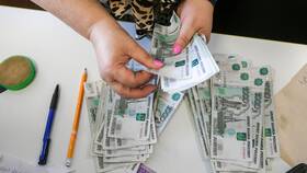Зачем пенсия работающим пенсионерам в Подруга